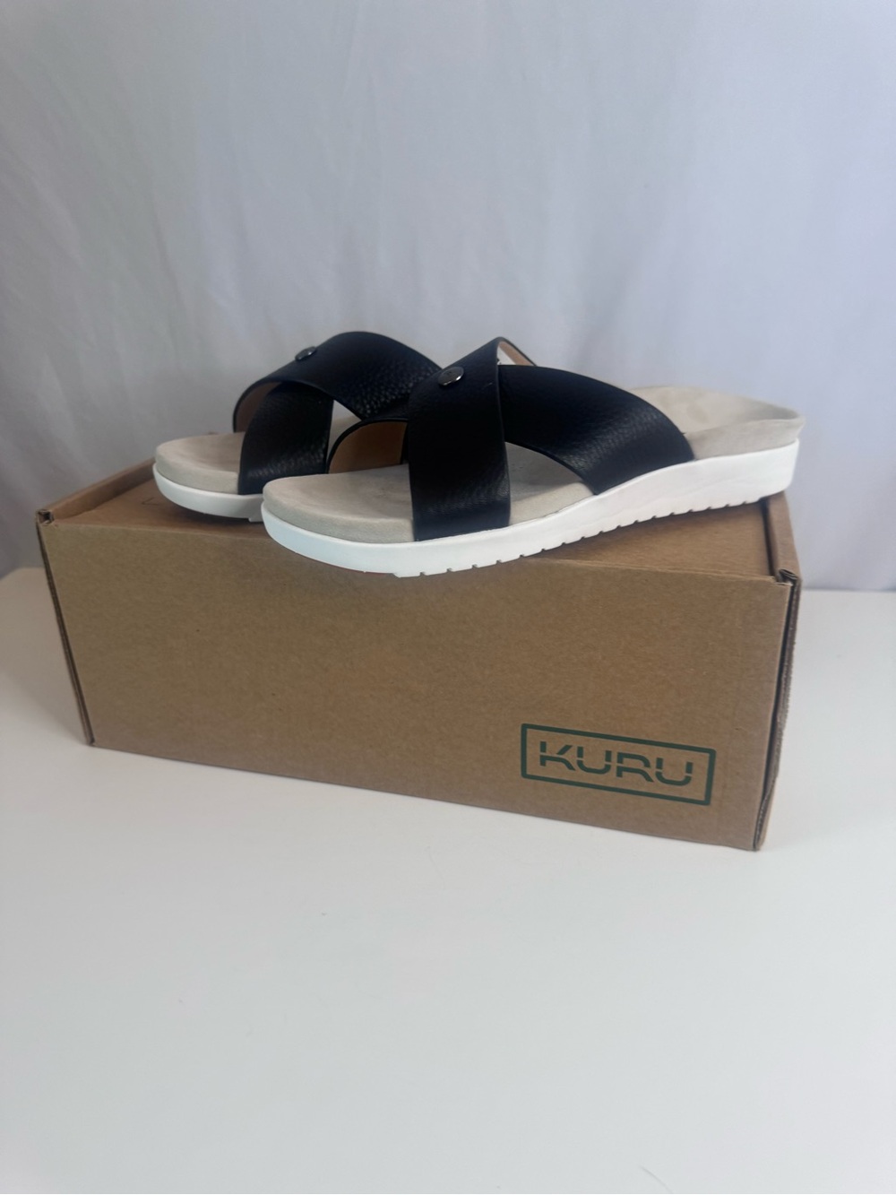 KURU Breeze Black Leather Crossband Slide Sandals with White Sole Womens 9
